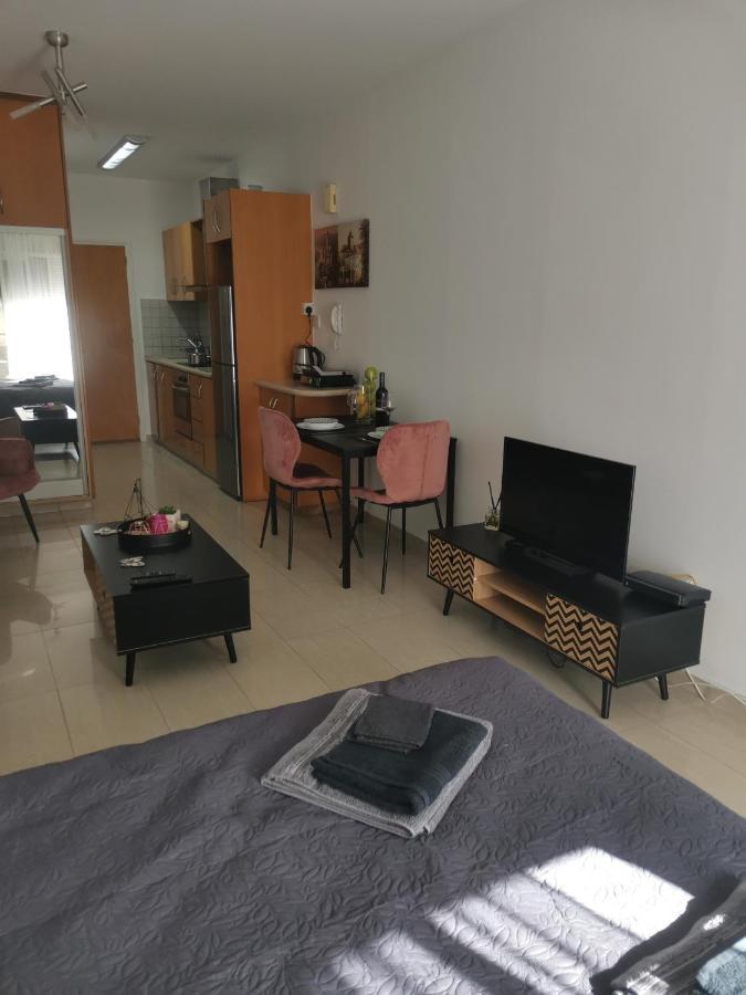 Flat111-adults Only * Limassol